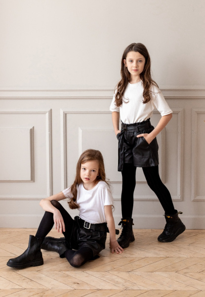 20055 Шорты для девочки из эко-кожи