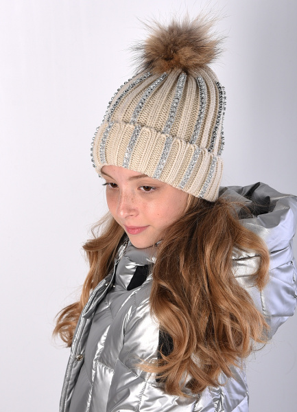 100 Вязаная шапка для девочки "Стразы"