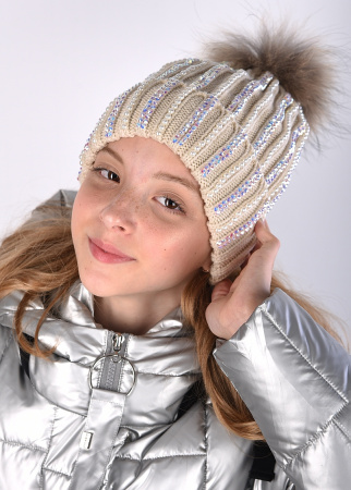 110 Вязаная шапка для девочки "Стразы-жемчуг"