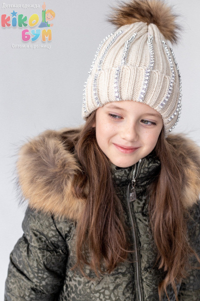 100 Вязаная шапка для девочки "Стразы"