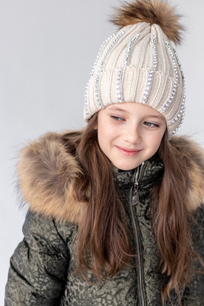100 Вязаная шапка для девочки "Стразы"